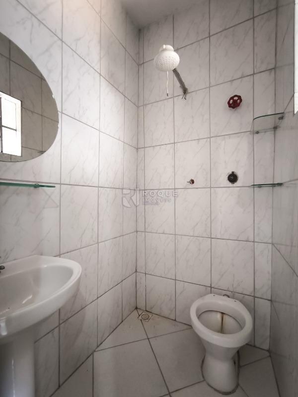 Casa Residencial à venda no bairro Jardim Montezuma: BANHEIRO SOCIAL EDÍCULA