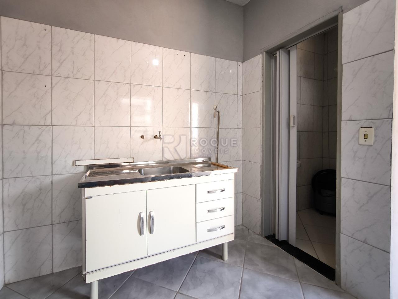 Casa Residencial à venda no bairro Jardim Montezuma: COZINHA EDÍCULA