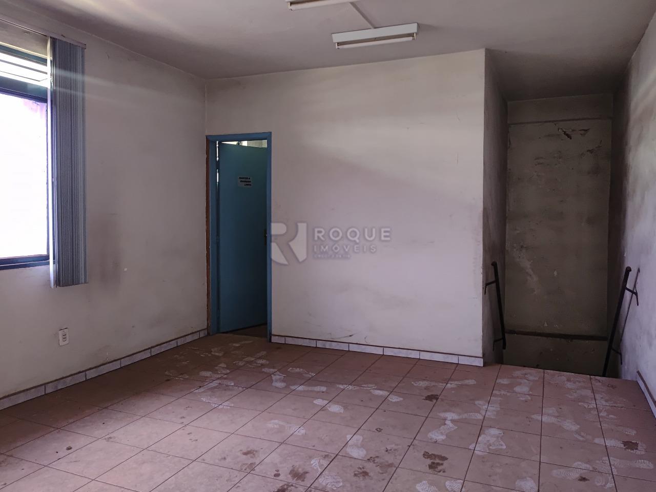 Barracão/Galpão à venda no bairro Centro: Sala 01