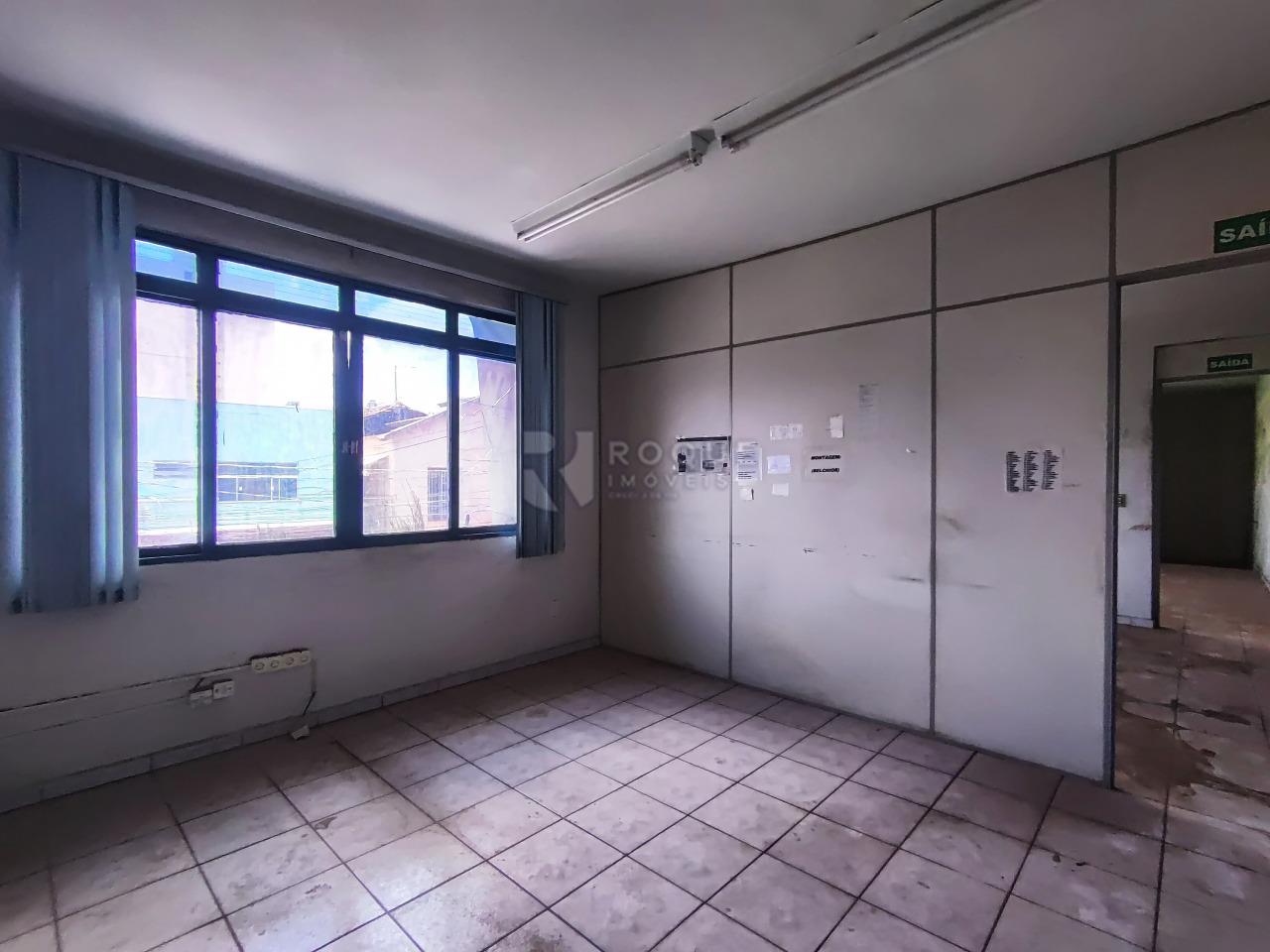 Barracão/Galpão à venda no bairro Centro: Sala 03