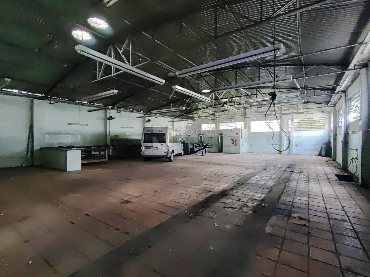 Barracão/Galpão à venda no bairro Centro: Galpão