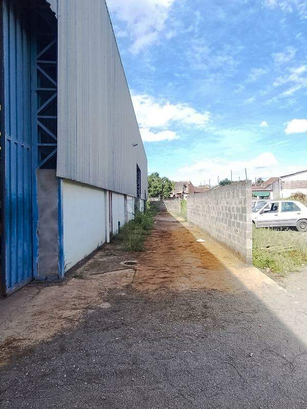 Barracão/Galpão para aluguel no bairro Boa Vista: Corredor externo
