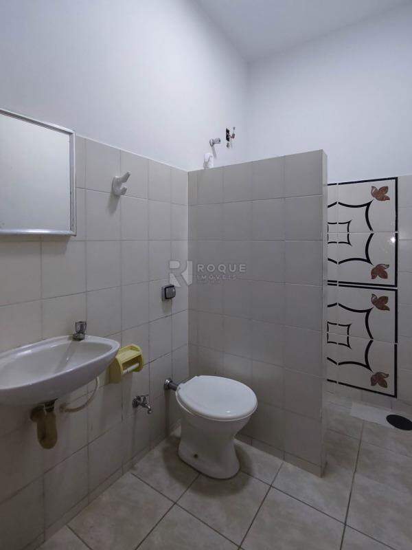 Salão para aluguel no bairro Vila Nossa Senhora Aparecida: WC