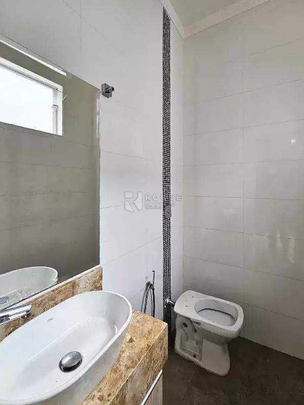 Casa em condomínio para aluguel no bairro Terras de São Bento II: Lavabo