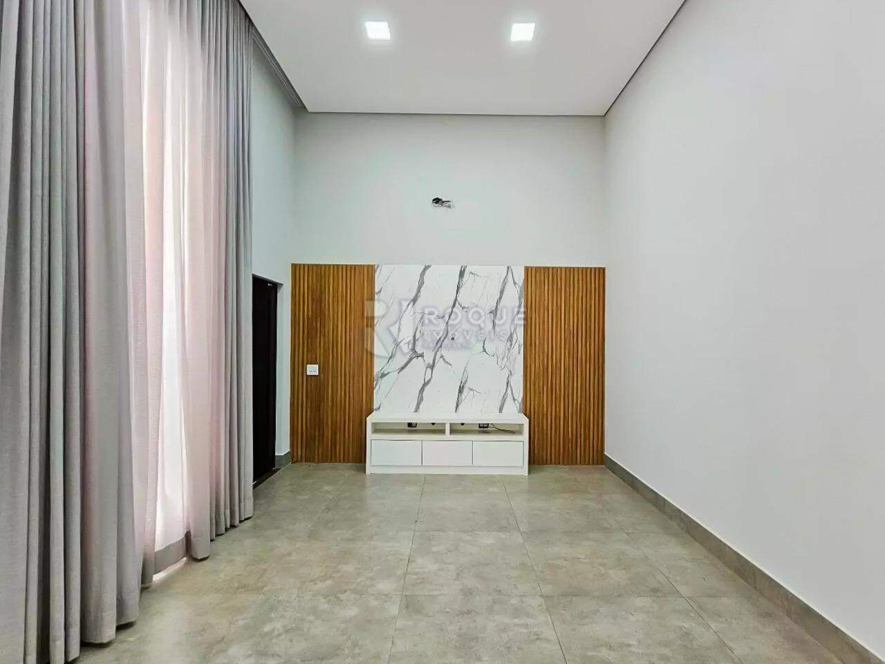 Casa em condomínio para aluguel no bairro Terras de São Bento II: Sala
