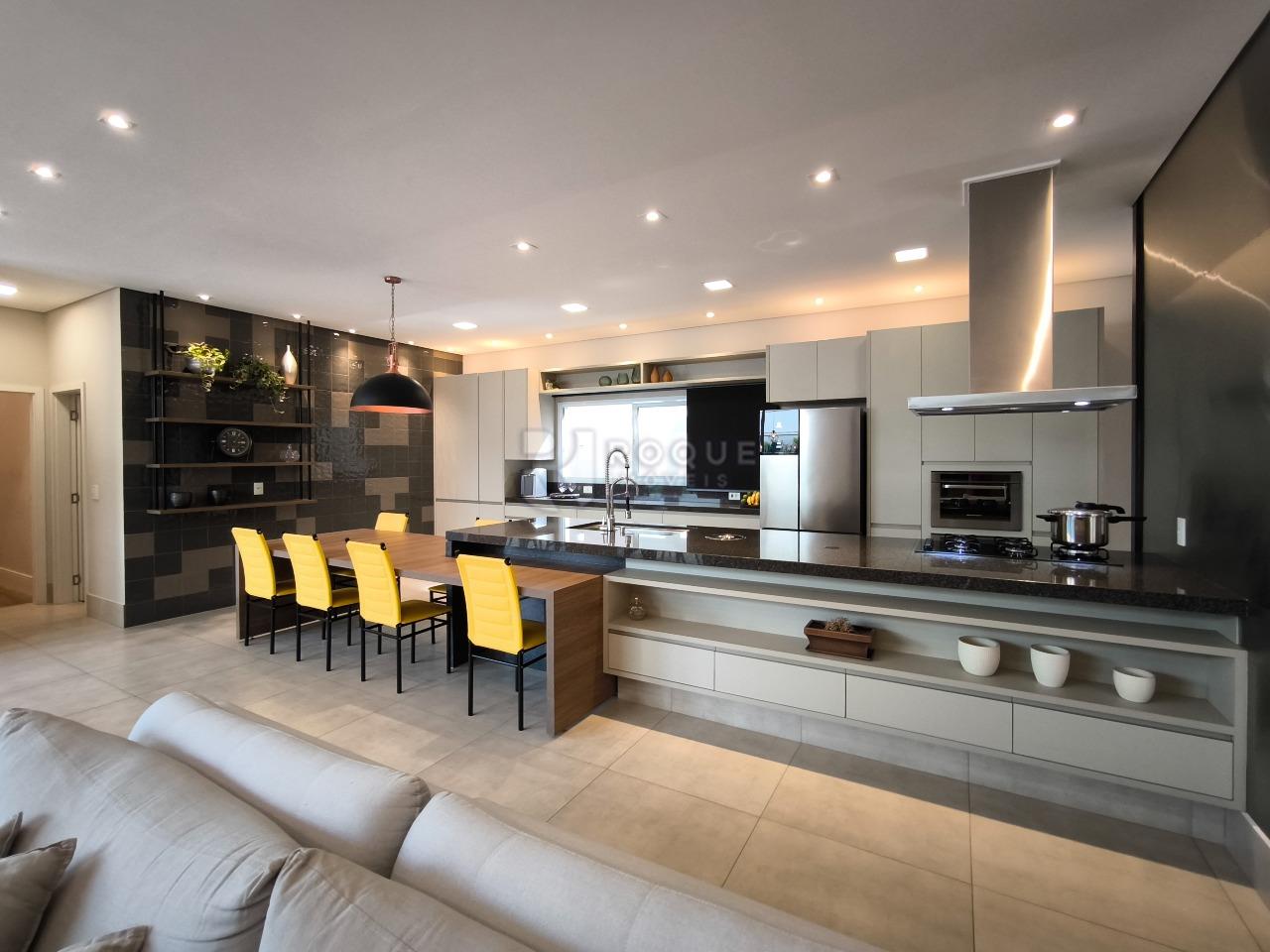 Casa em condomínio à venda no bairro Residencial Margarida de Holstein: COZINHA