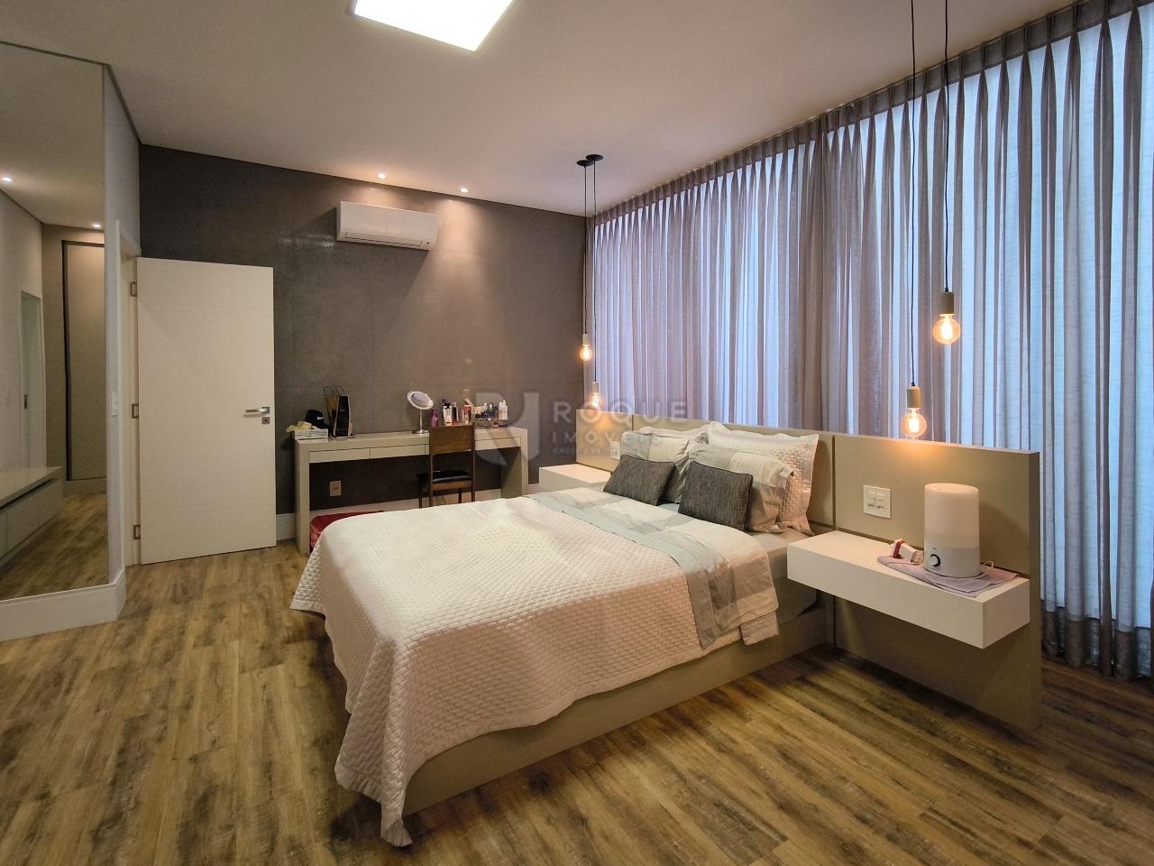 Casa em condomínio à venda no bairro Residencial Margarida de Holstein: SUÍTE 1