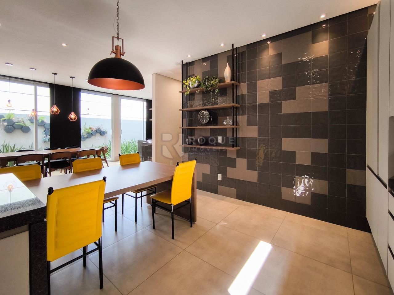 Casa em condomínio à venda no bairro Residencial Margarida de Holstein: COZINHA