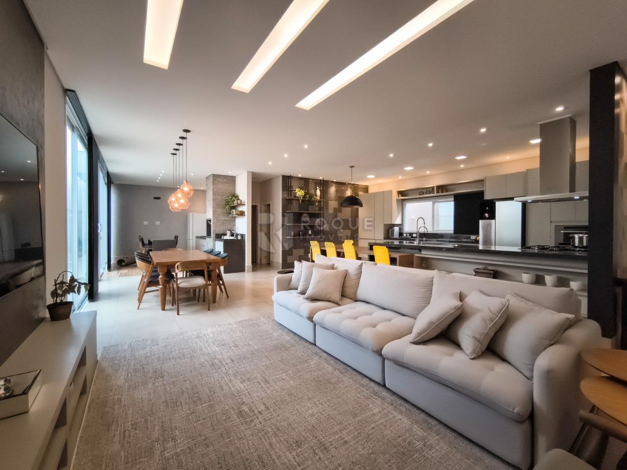 Casa em condomínio à venda no bairro Residencial Margarida de Holstein: SALA DE ESTAR