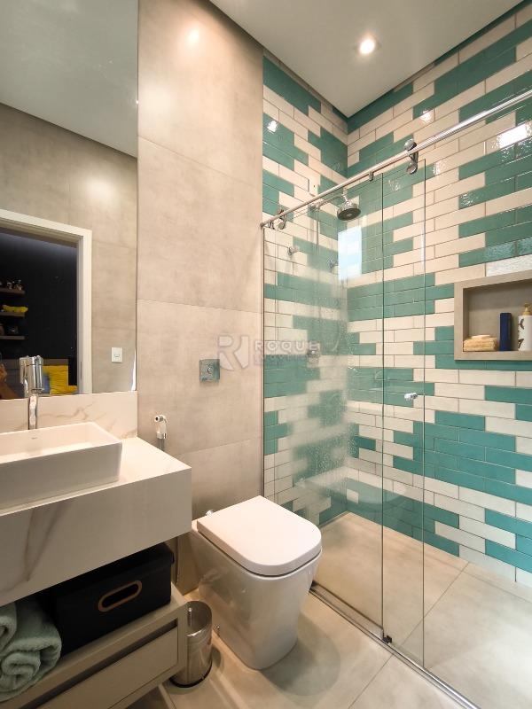 Casa em condomínio à venda no bairro Residencial Margarida de Holstein: WC SUÍTE 2