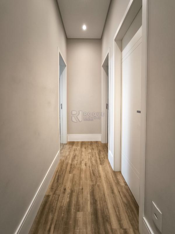 Casa em condomínio à venda no bairro Residencial Margarida de Holstein: CORREDOR INTERNO