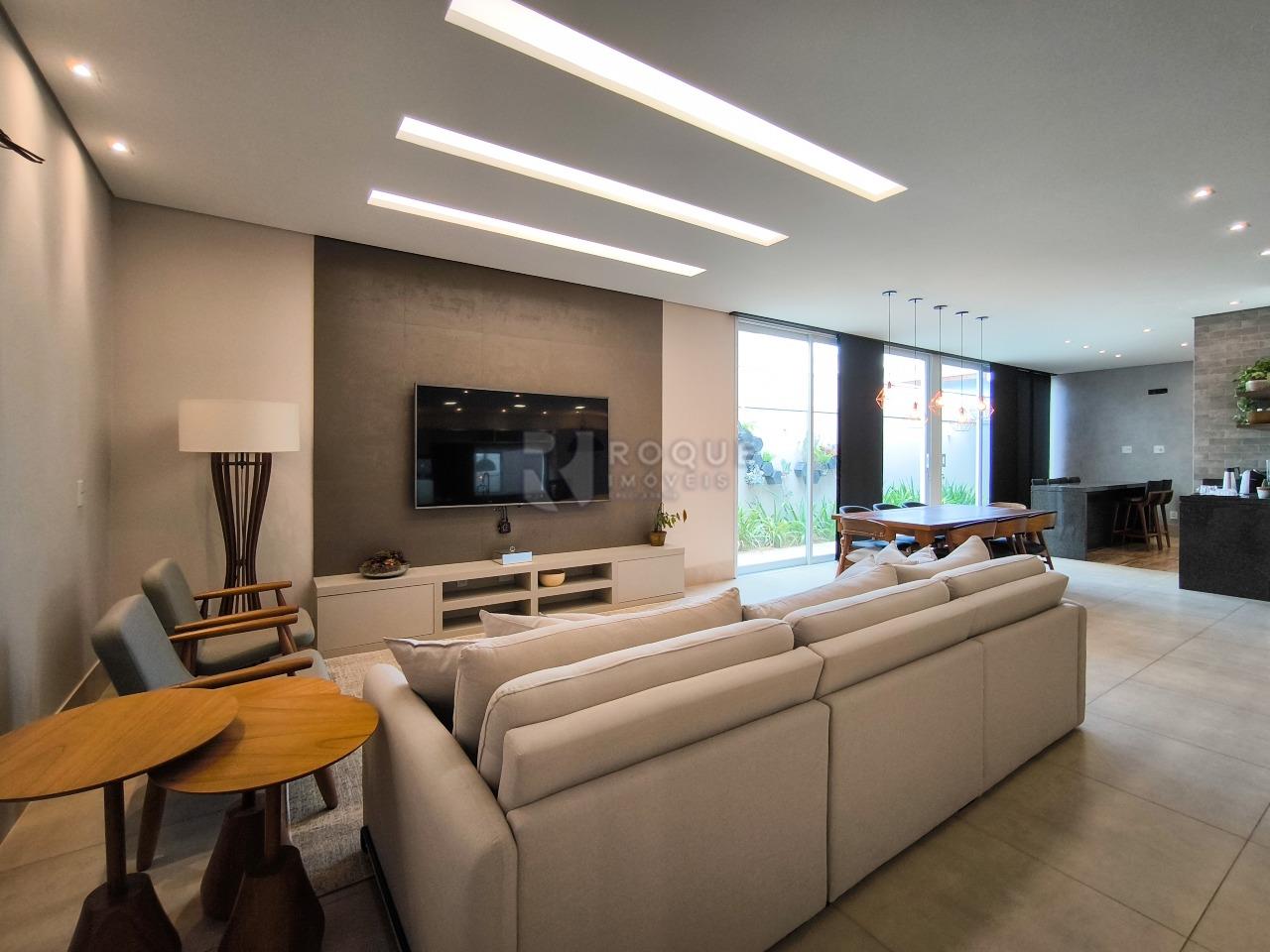 Casa em condomínio à venda no bairro Residencial Margarida de Holstein: SALA DE ESTAR