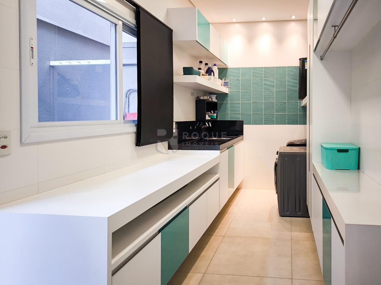 Casa em condomínio à venda no bairro Residencial Margarida de Holstein: ÁREA DE SERVIÇO