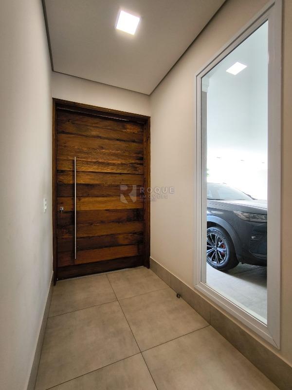 Casa em condomínio à venda no bairro Residencial Margarida de Holstein: HALL DE ENTRADA