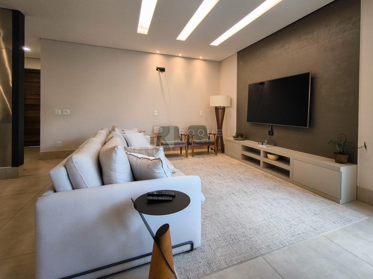 Casa em condomínio à venda no bairro Residencial Margarida de Holstein: SALA DE ESTAR