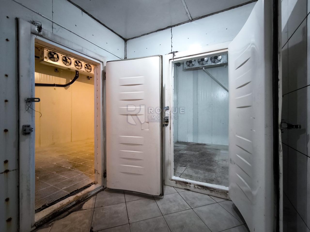 Barracão/Galpão à venda no bairro Jardim Residencial Village: CÂMARAS FRIAS