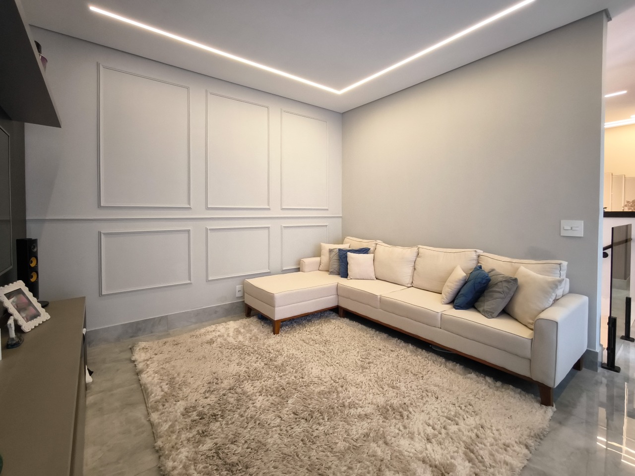 Apartamento à venda no bairro Jardim Florença: SALA DE ESTAR