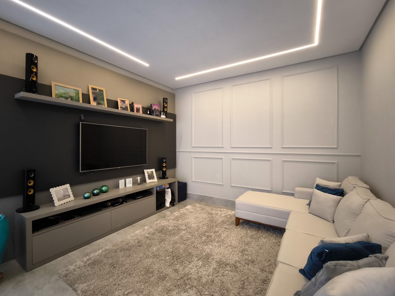 Apartamento à venda no bairro Jardim Florença: SALA DE ESTAR