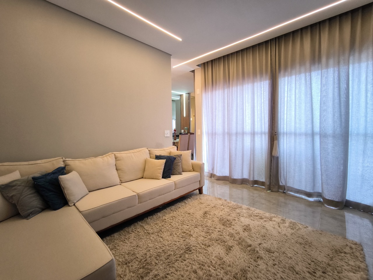 Apartamento à venda no bairro Jardim Florença: SALA DE ESTAR