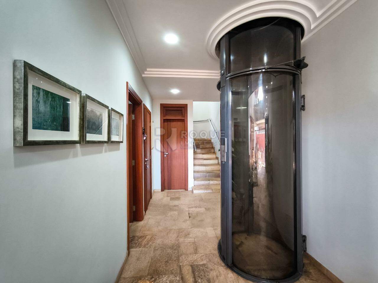 Casa em condomínio à venda no bairro Jardim Residencial Monsenhor Rossi: ELEVADOR PISO TÉRREO