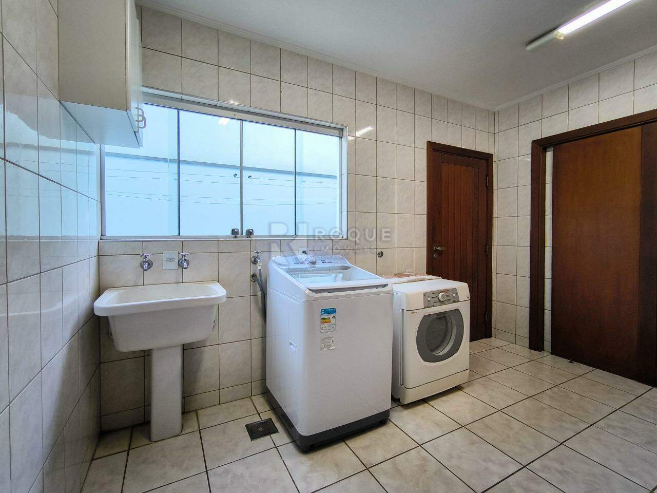 Casa em condomínio à venda no bairro Jardim Residencial Monsenhor Rossi: LAVANDERIA