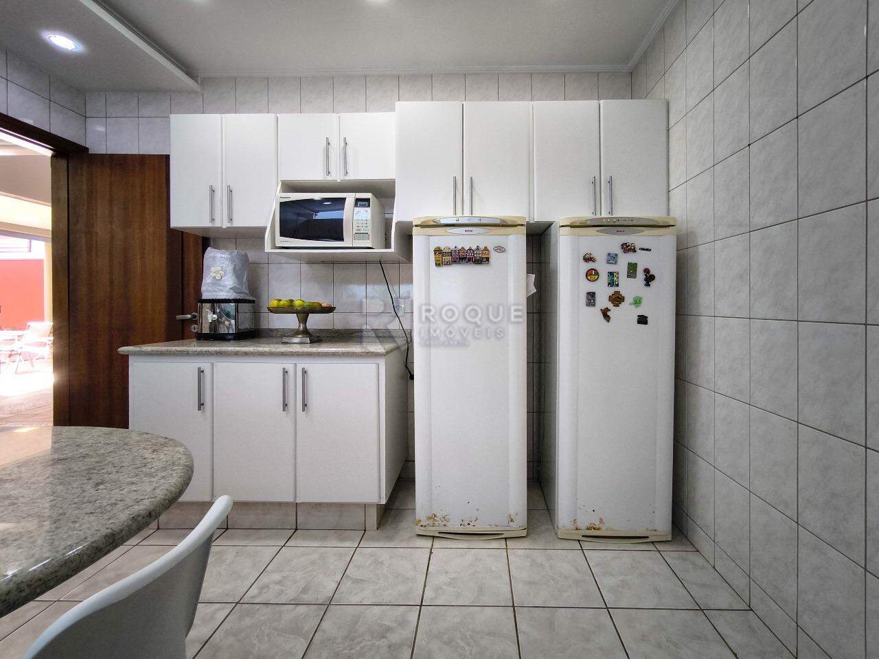 Casa em condomínio à venda no bairro Jardim Residencial Monsenhor Rossi: COZINHA