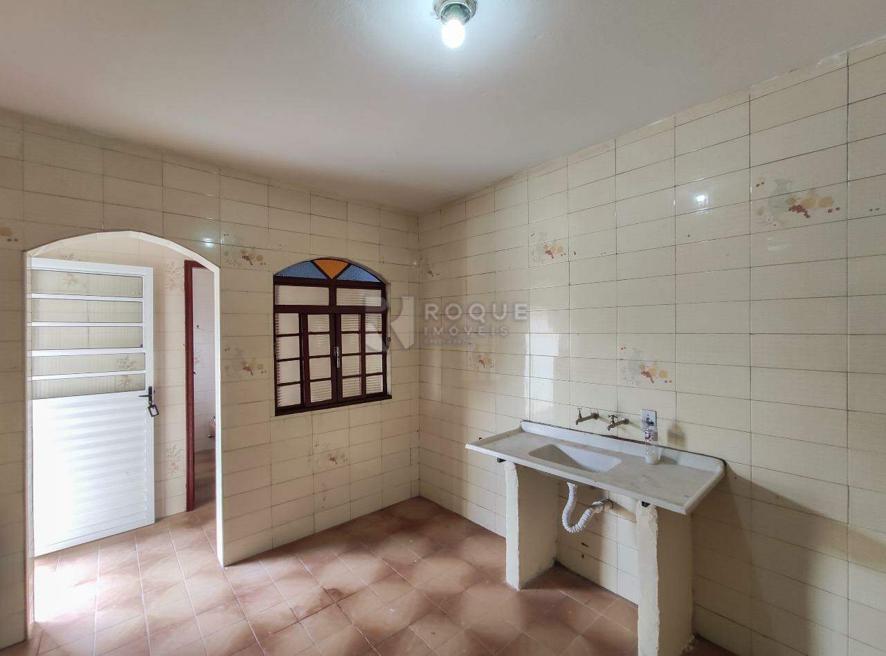Casa Residencial para aluguel no bairro Conjunto Habitacional Victor DAndrea: Cozinha 