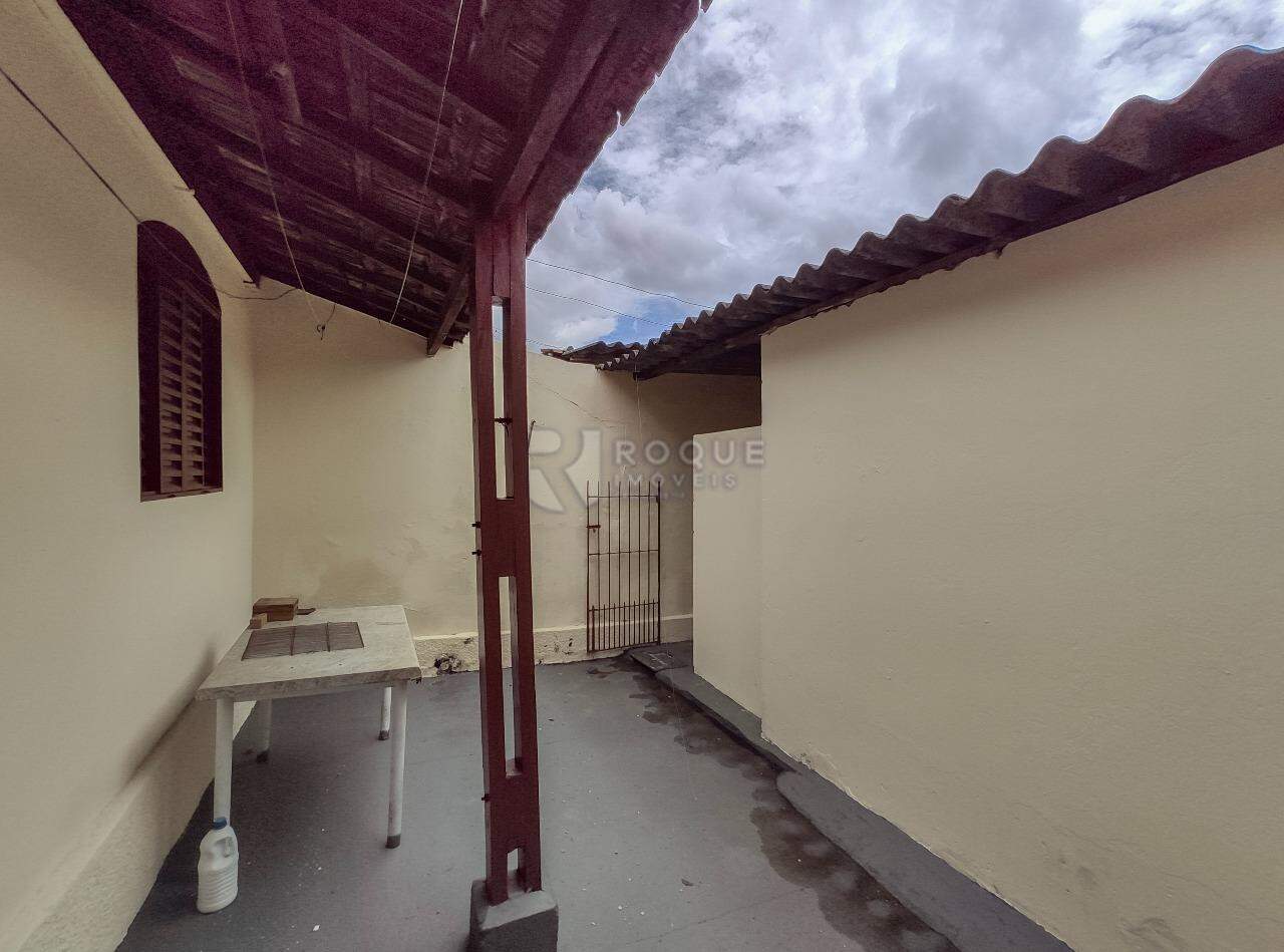 Casa Residencial para aluguel no bairro Conjunto Habitacional Victor DAndrea: Fachada