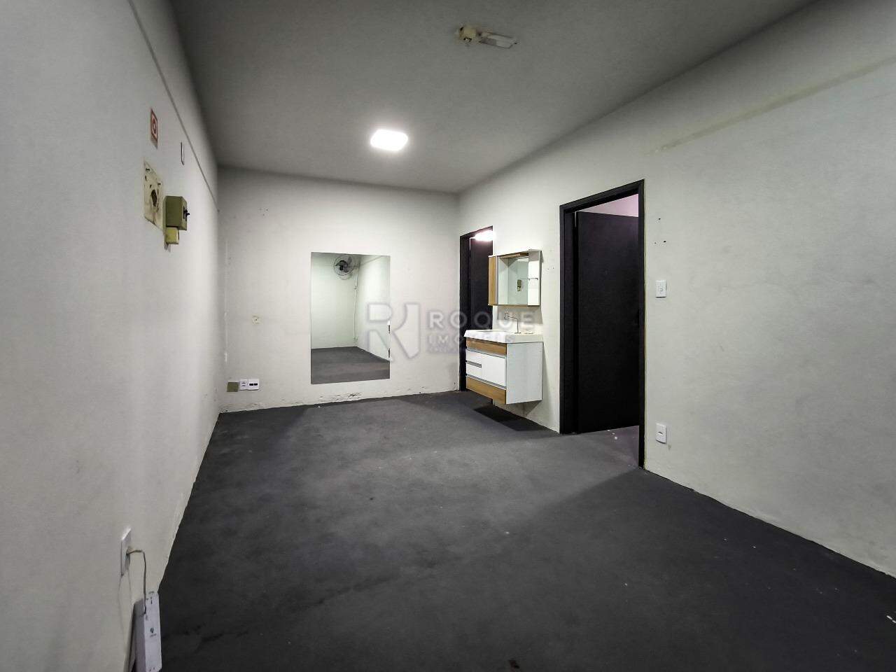 Barracão/Galpão para aluguel no bairro Jardim Nossa Senhora de Fátima: SALA 2 ESCRITÓRIO