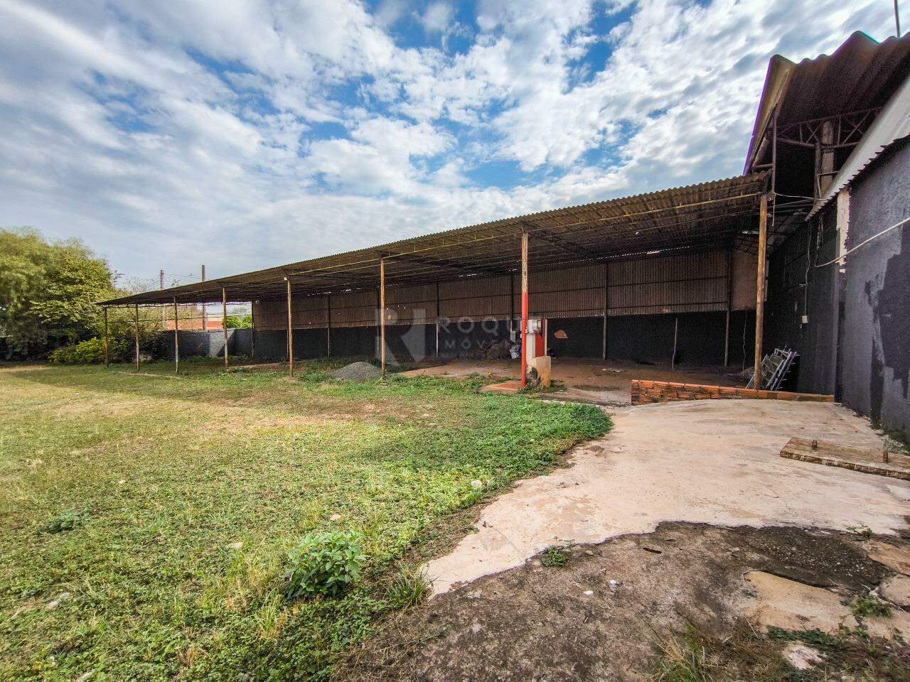 Barracão/Galpão para aluguel no bairro Jardim Nossa Senhora de Fátima: ESTACIONAMENTO