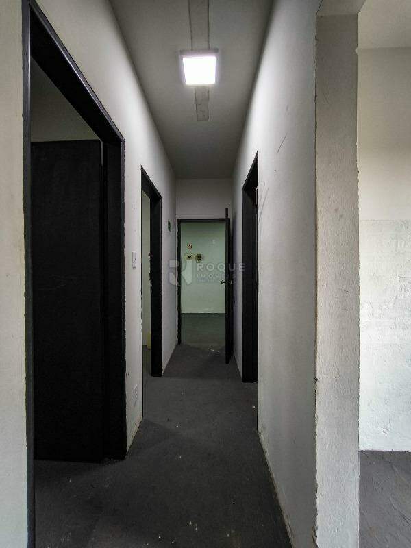 Barracão/Galpão para aluguel no bairro Jardim Nossa Senhora de Fátima: CORREDOR INTERNO ESCRITÓRIO