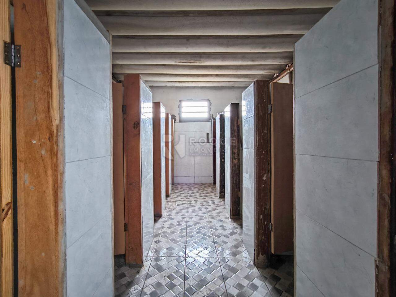 Barracão/Galpão para aluguel no bairro Jardim Nossa Senhora de Fátima: SANITÁRIOS