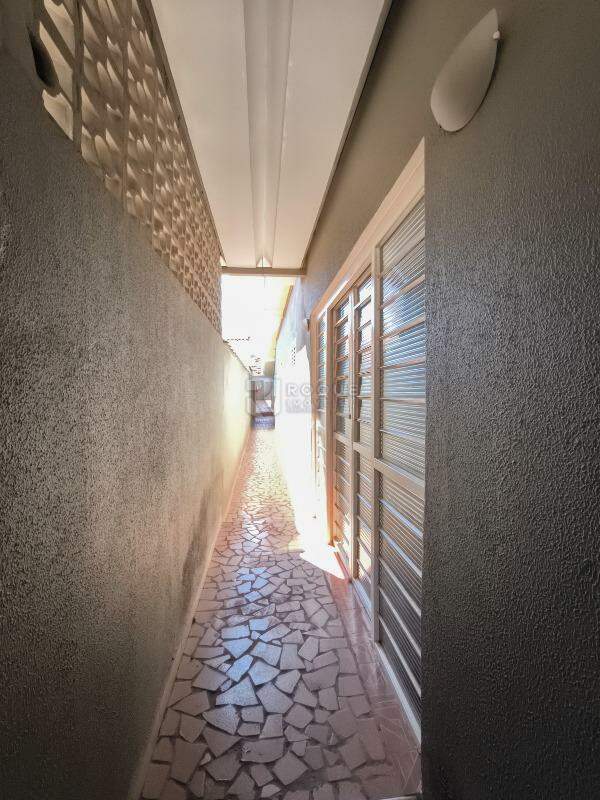 Casa Residencial à venda no bairro Vila Castelar: LATERAL EXTERNA