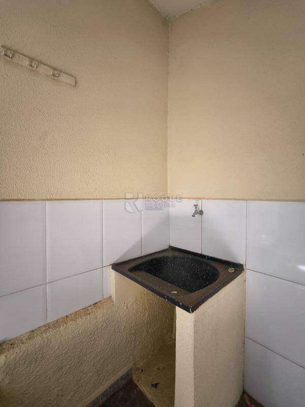 Casa Residencial à venda no bairro Vila Castelar: LAVATÓRIO EDÍCULA