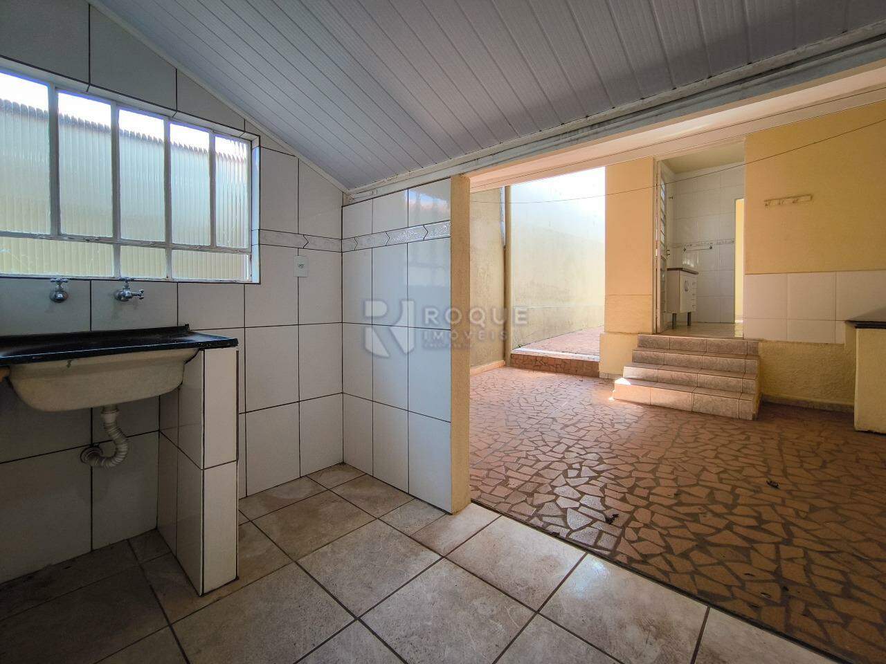 Casa Residencial à venda no bairro Vila Castelar: LAVANDERIA