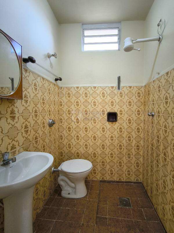 Casa Residencial à venda no bairro Vila Castelar: BANHEIRO SOCIAL EDÍCULA