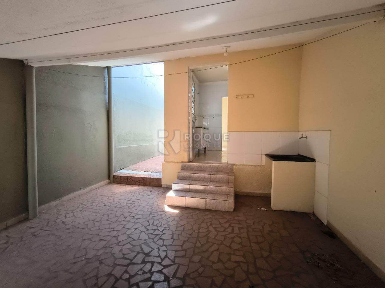 Casa Residencial à venda no bairro Vila Castelar: ÁREA DE SERVIÇO