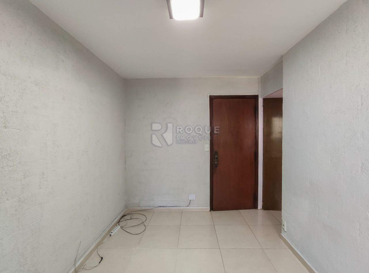 Apartamento para aluguel no bairro Vila Paulista: Sala 