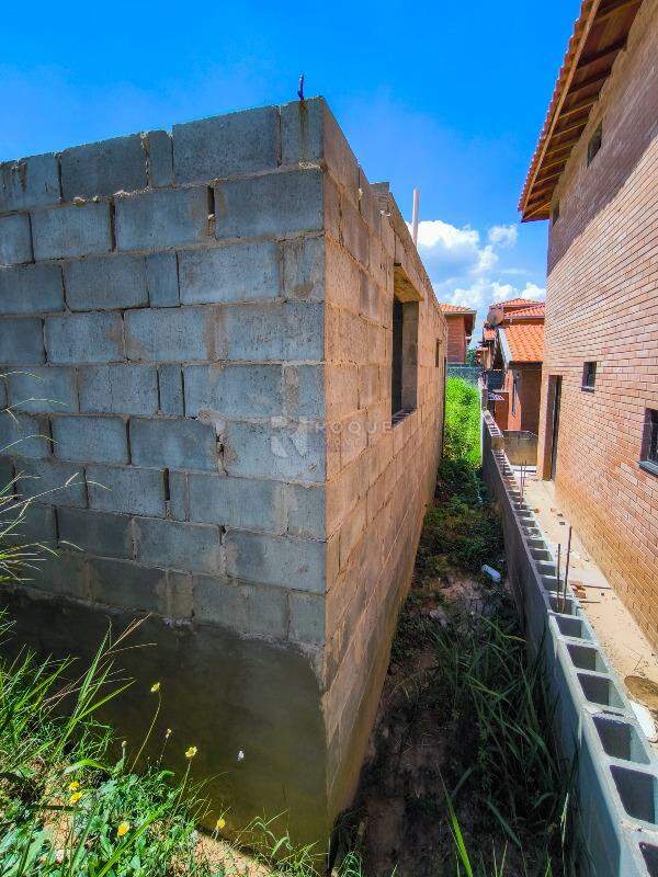 Terreno em condomínio à venda no bairro Bairro dos Pires: FUNDOS