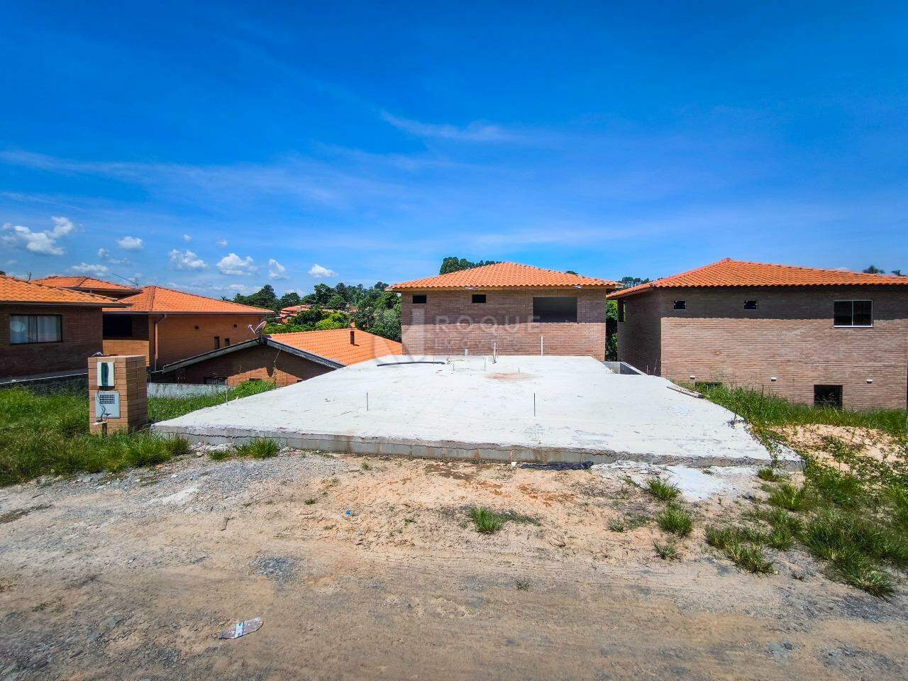 Terreno em condomínio à venda no bairro Bairro dos Pires: FRENTE