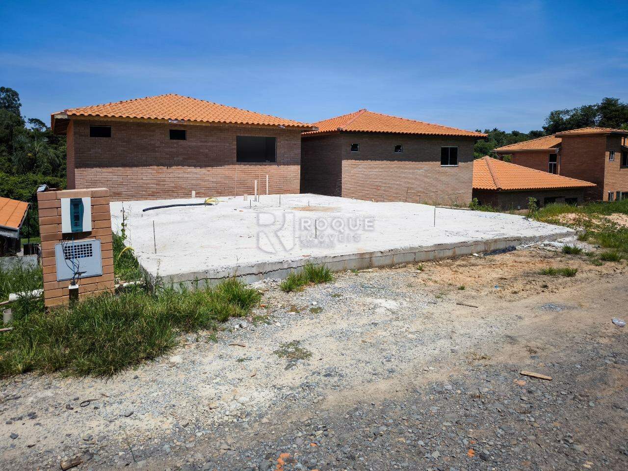 Terreno em condomínio à venda no bairro Bairro dos Pires: FRENTE