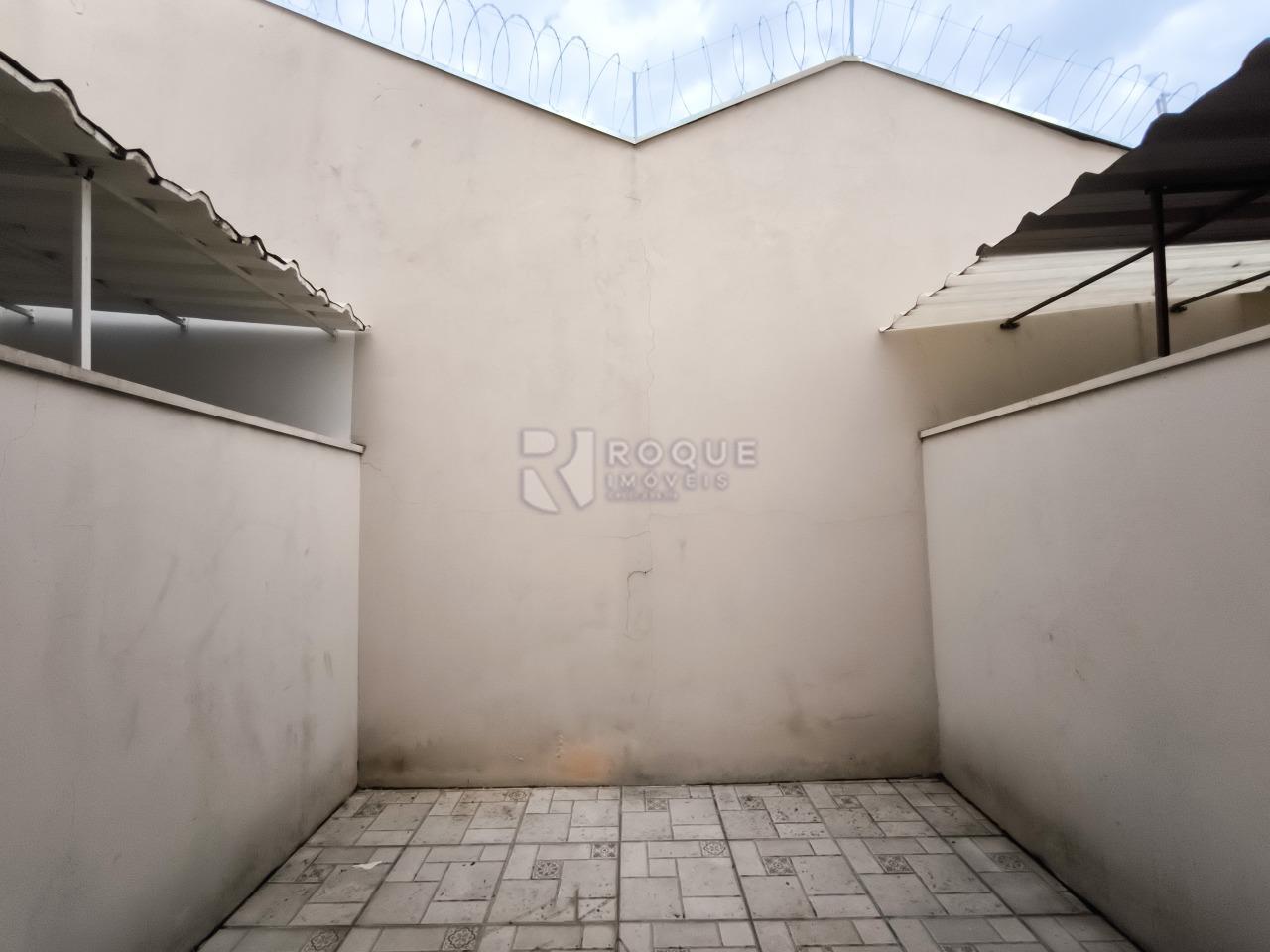 Prédio Comercial à venda no bairro Centro: QUINTAL SALÃO 2