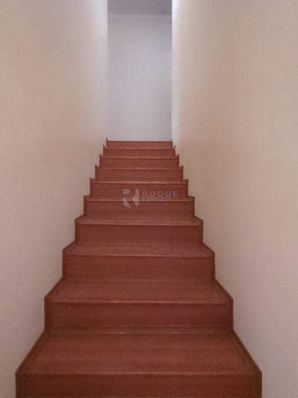Casa Residencial para aluguel no bairro Jardim Maria Flora: Acesso segundo andar