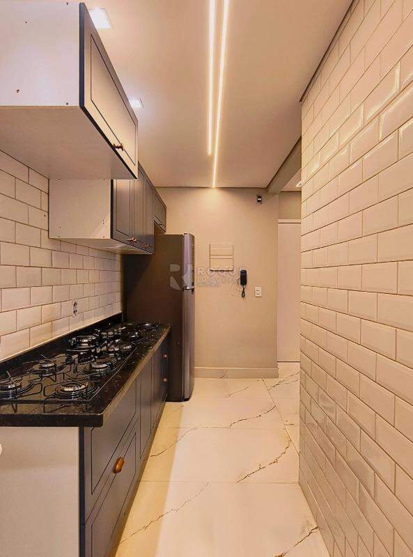 Apartamento à venda no bairro Vale das Esmeraldas: 