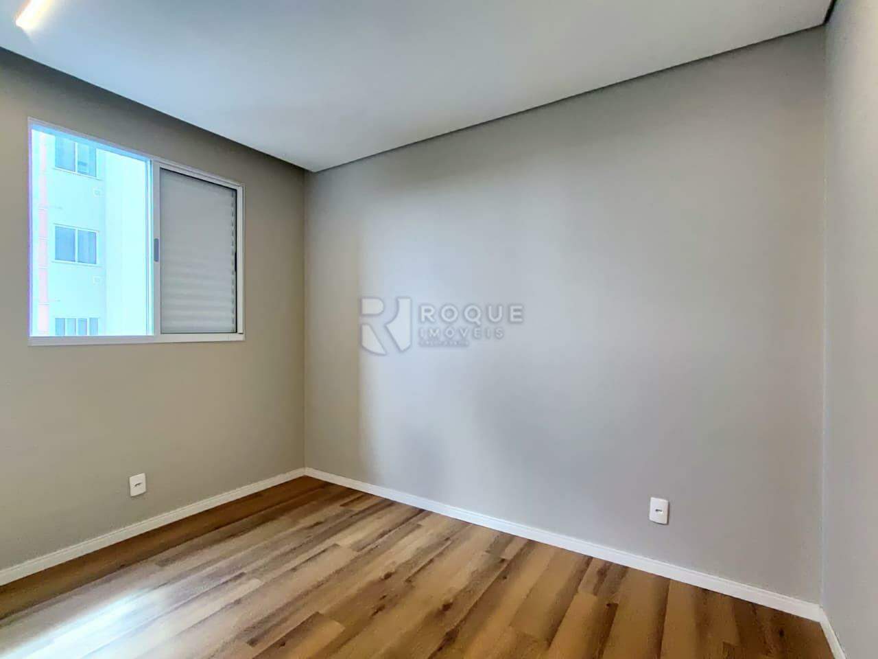 Apartamento à venda no bairro Vale das Esmeraldas: SUÍTE