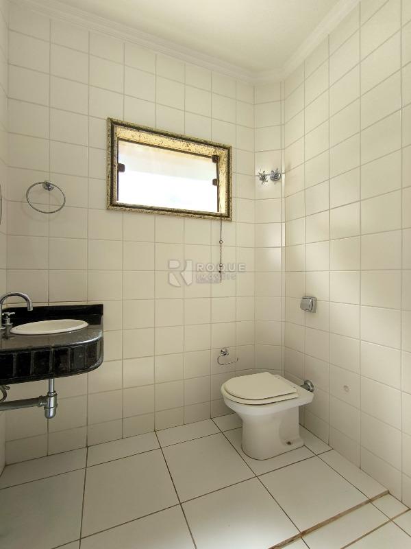 Casa em condomínio à venda no bairro Jardim Colinas de São João: BANHEIRO EXTERNO 2