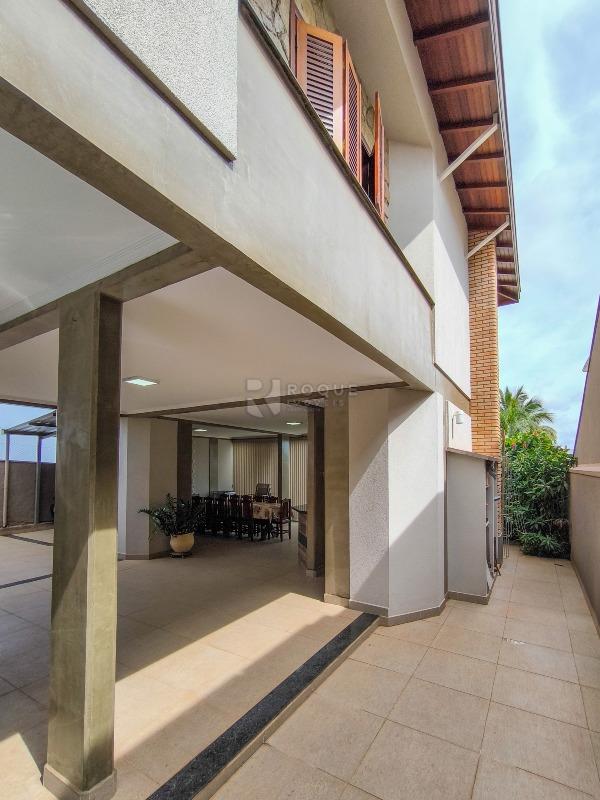 Casa em condomínio à venda no bairro Jardim Colinas de São João: LATERAL EXTERNA