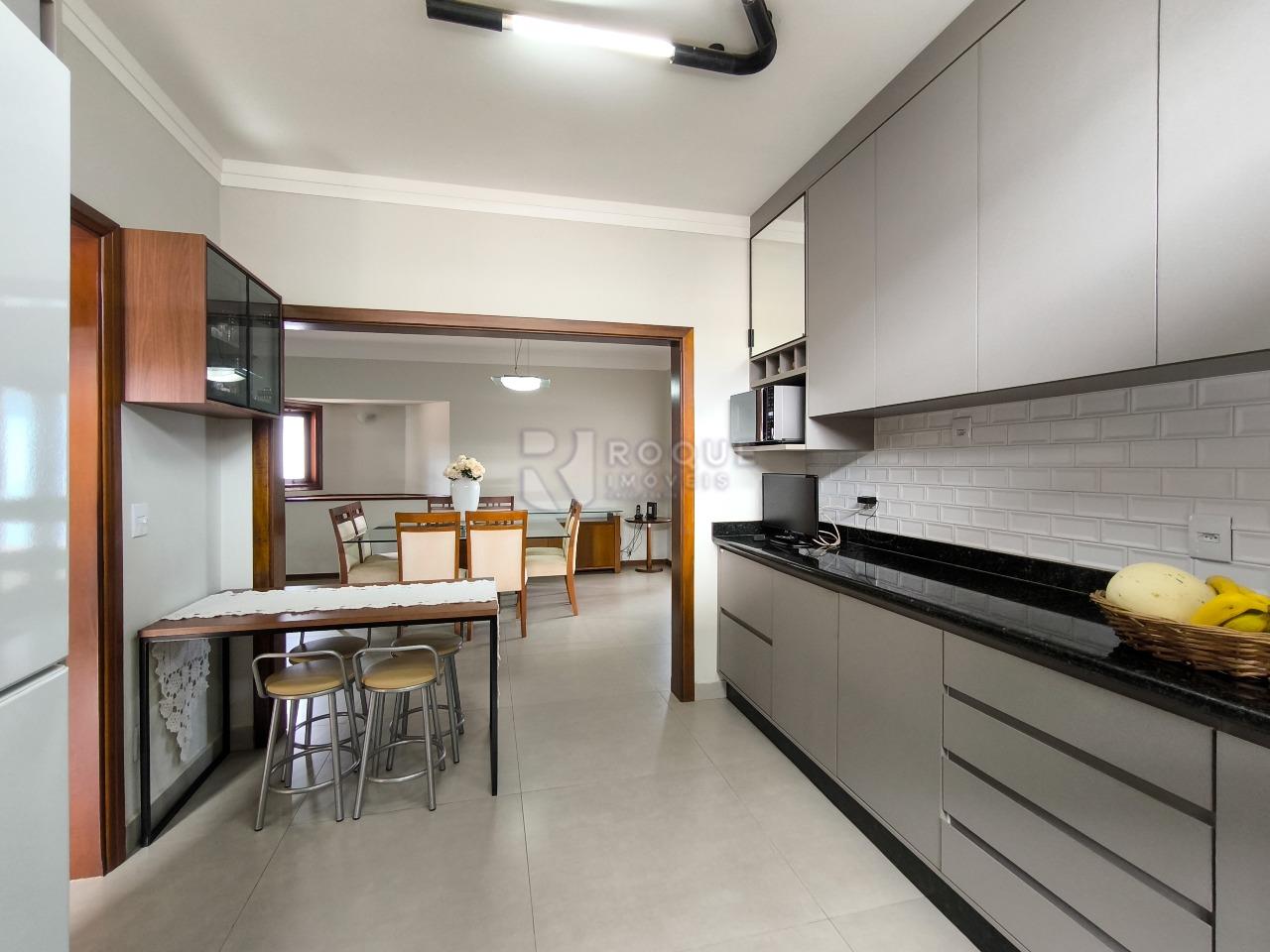 Casa em condomínio à venda no bairro Jardim Colinas de São João: COZINHA