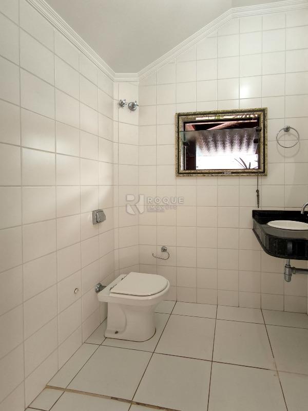 Casa em condomínio à venda no bairro Jardim Colinas de São João: BANHEIRO EXTERNO 1