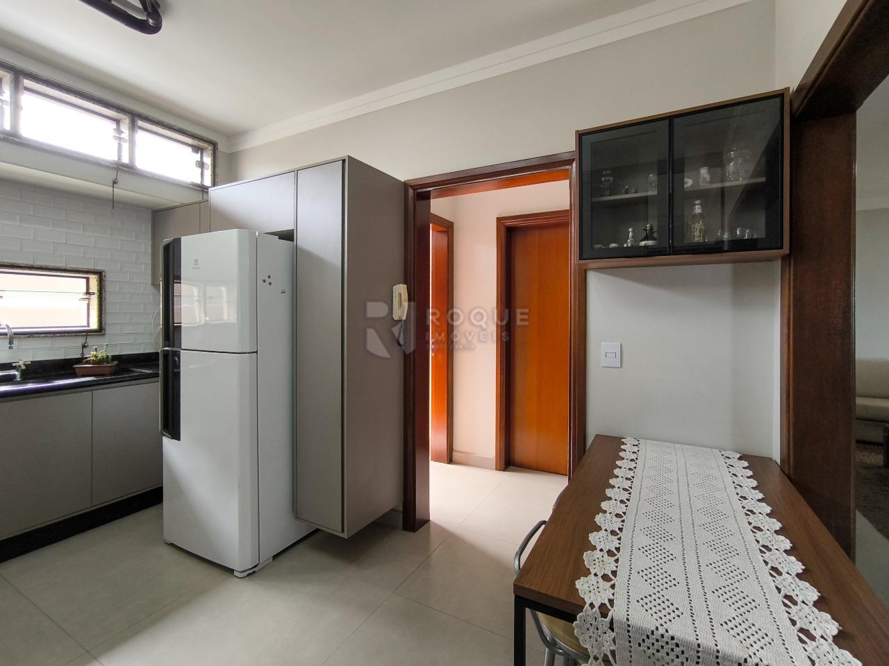 Casa em condomínio à venda no bairro Jardim Colinas de São João: COZINHA